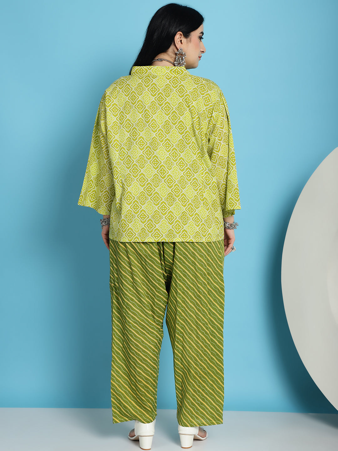 Plus Size Green Bandhani Leheriya Print Cotton Slip And Shrug With Pant Set