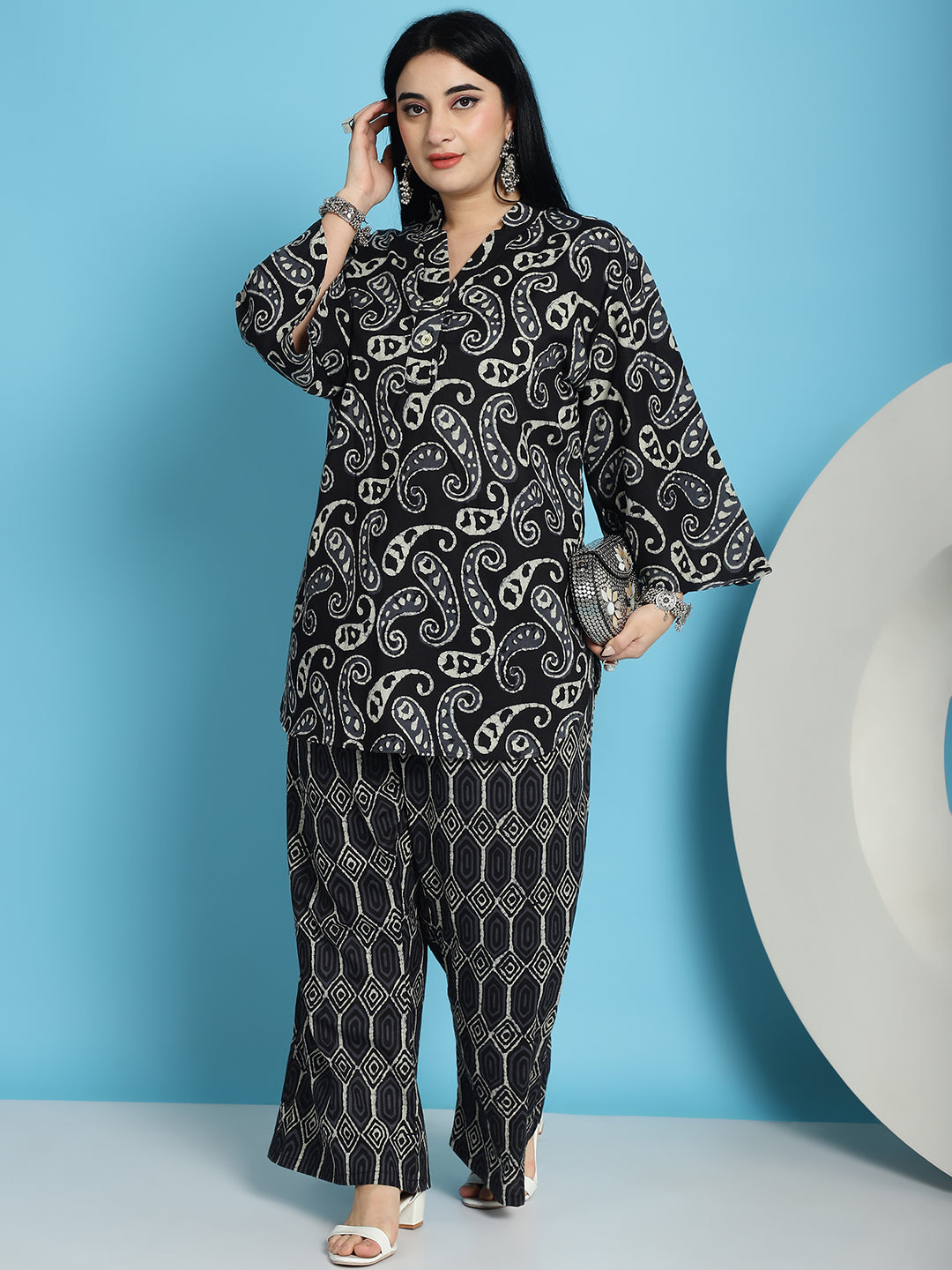 Plus Size Black Paisley Print Cotton Short Kurta With Pant Set