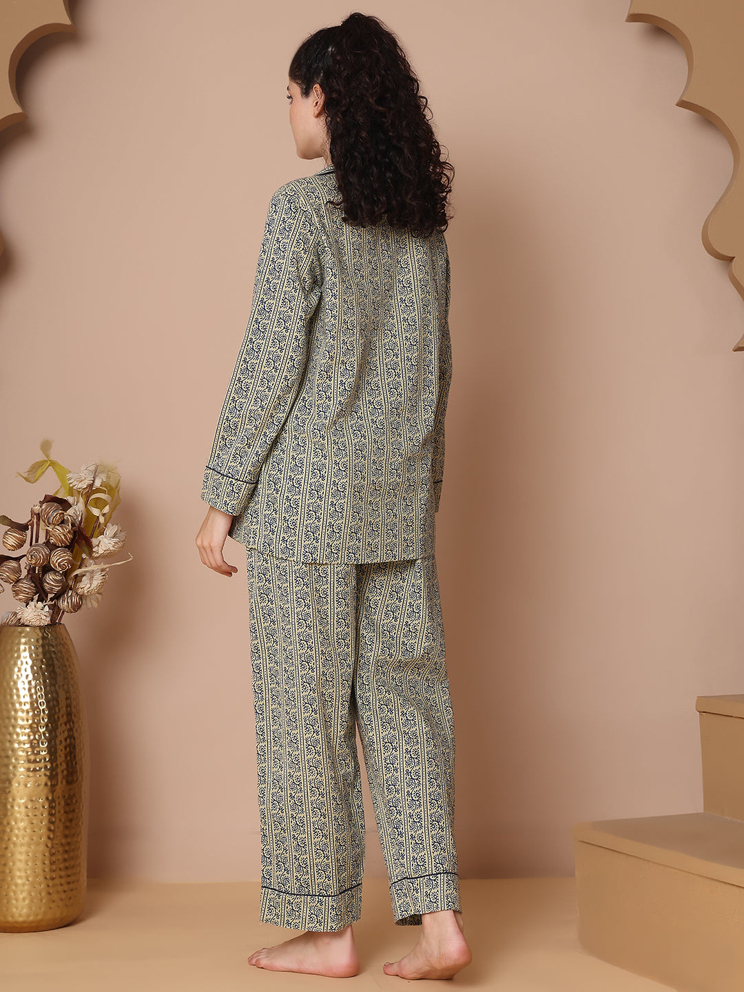 Bela Collar Night Suit