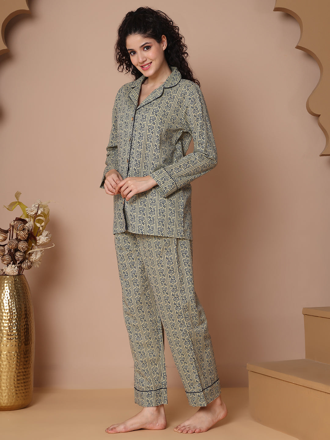 Bela Collar Night Suit