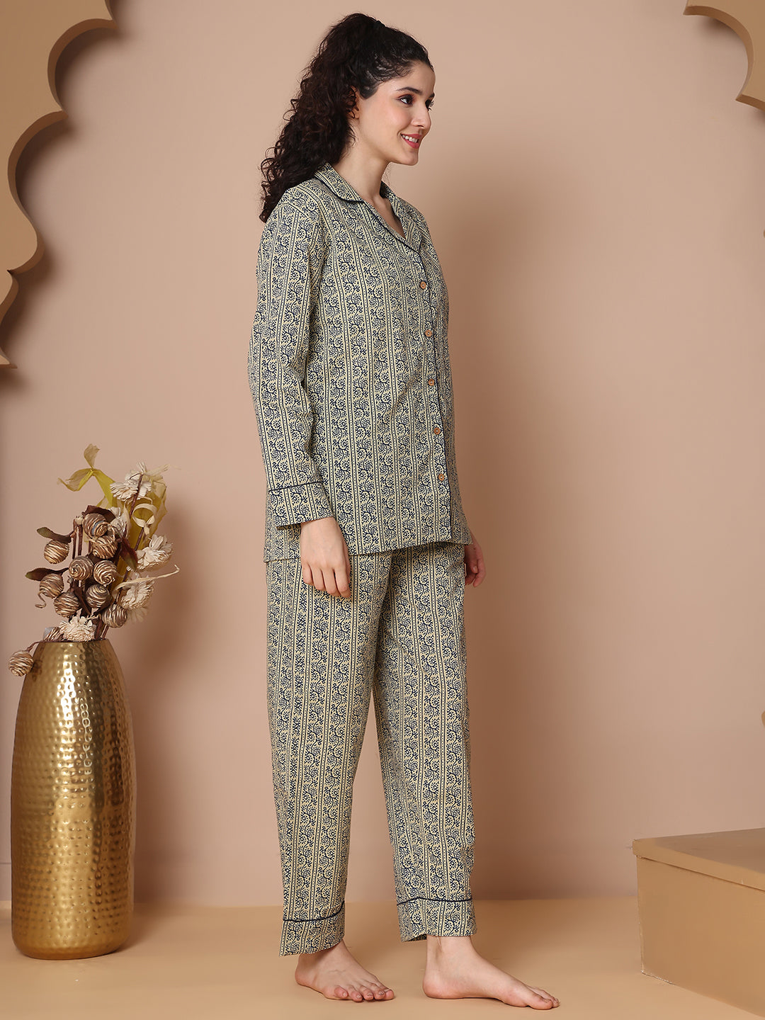Bela Collar Night Suit