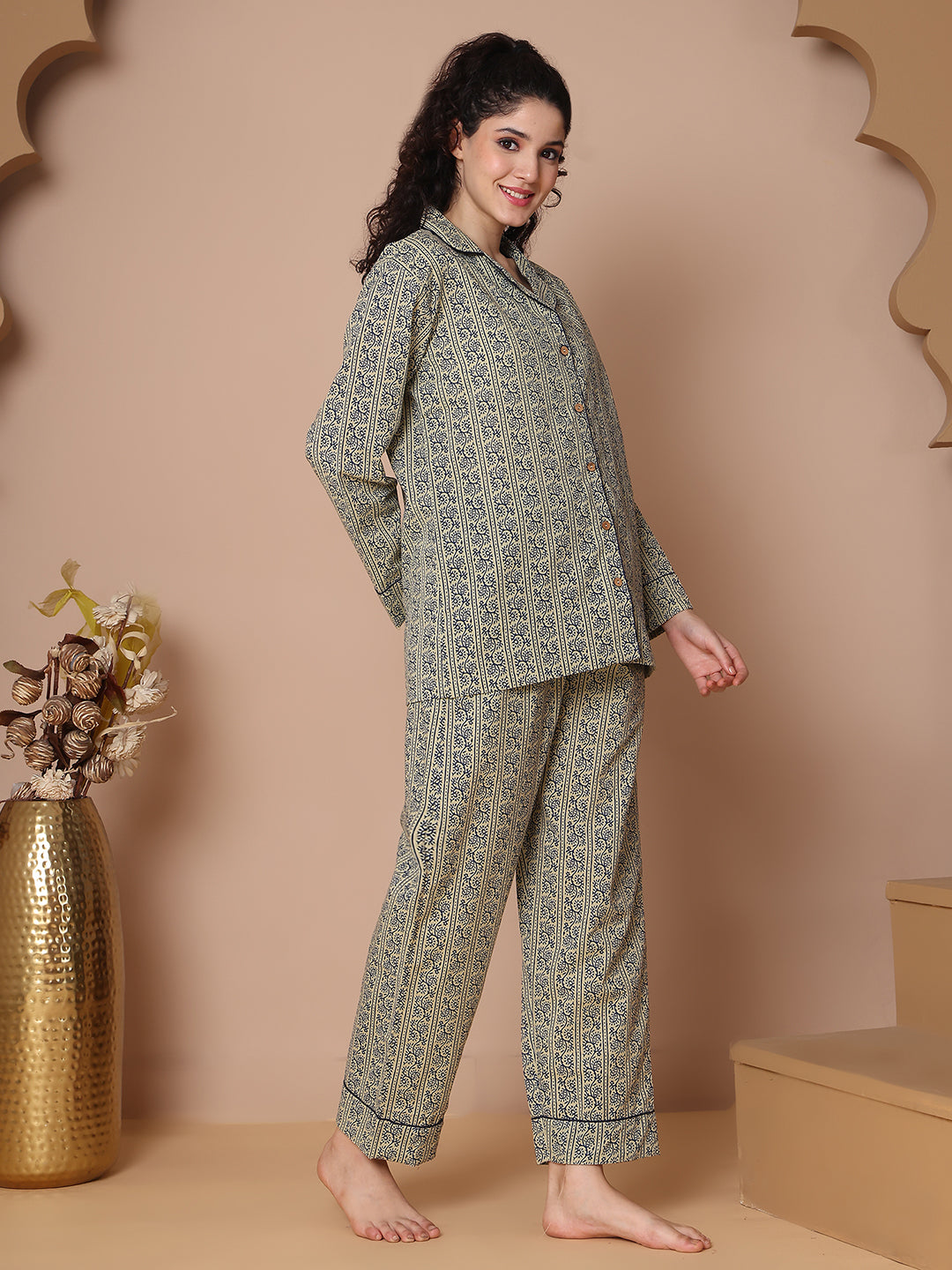 Bela Collar Night Suit