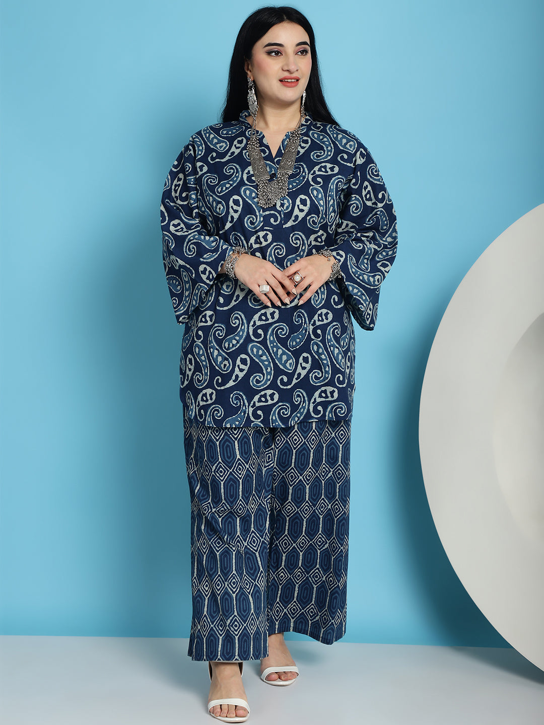 Plus Size Indigo Paisley Print Cotton Short Kurta With Pant Set