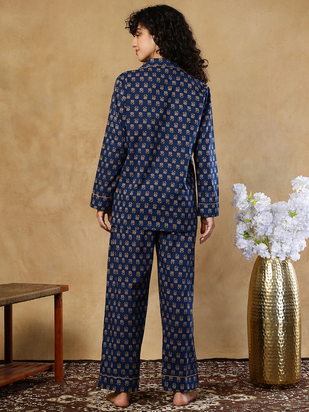 Zoya Booti Collar Night Suit