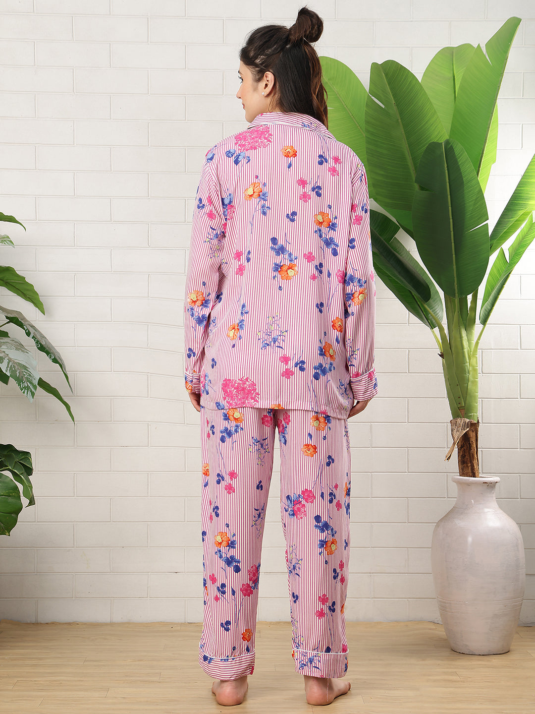 Blooming Stripe Collar Night Suit