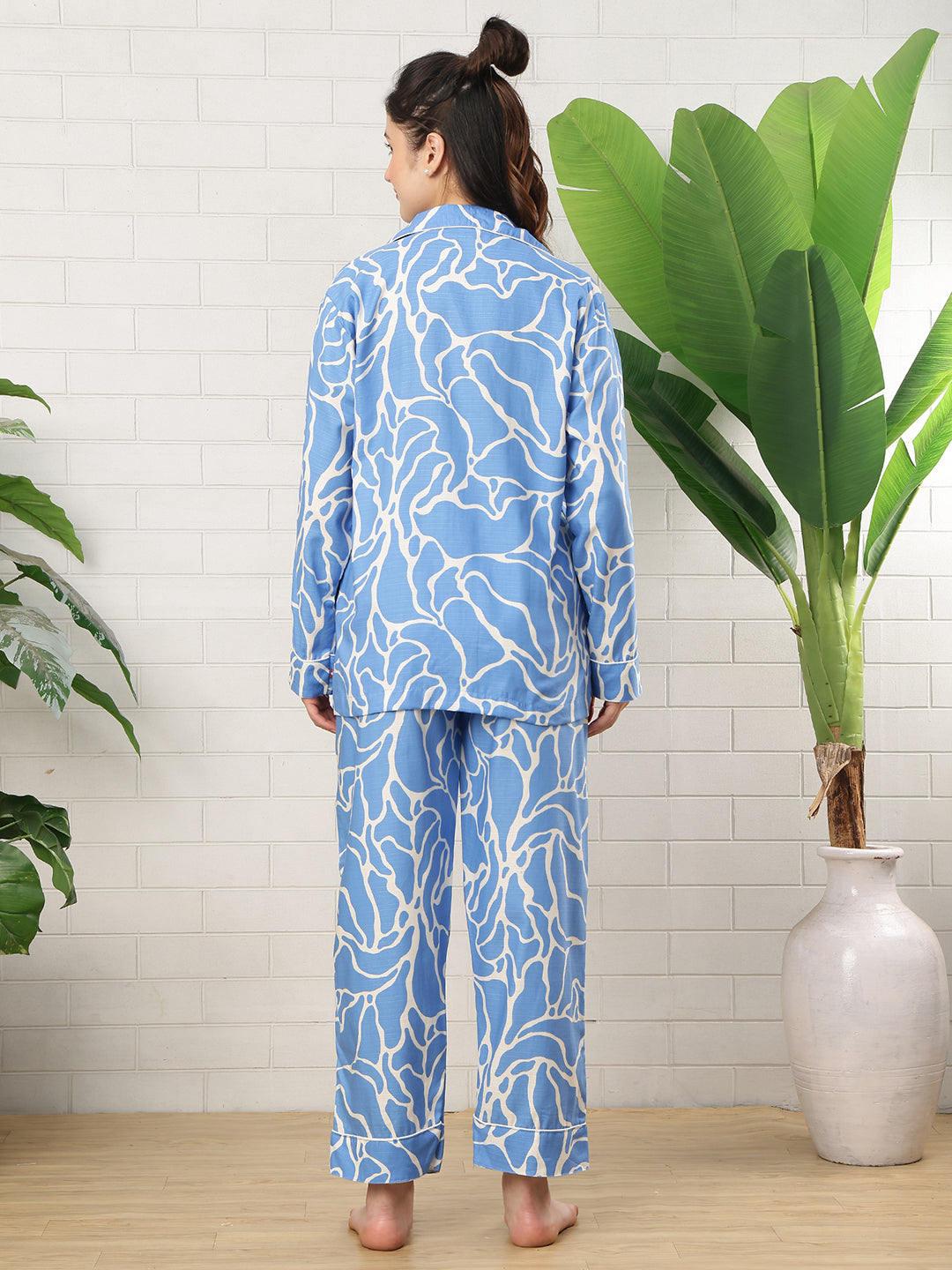 Ocean Waves Collar Night Suit