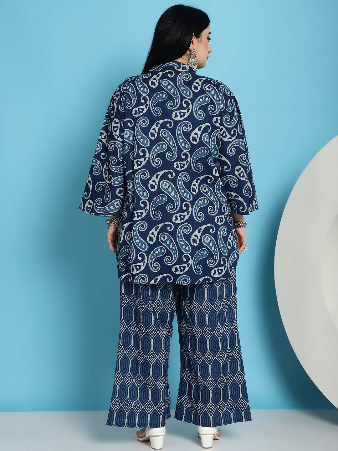 Plus Size Indigo Paisley Print Cotton Short Kurta With Pant Set