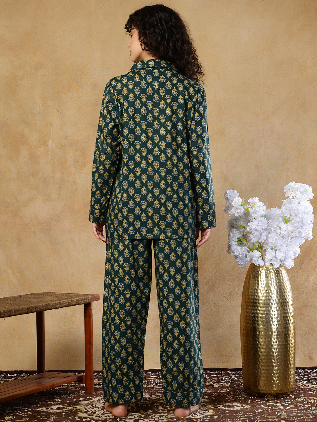 Aavya Booti Collar Night Suit