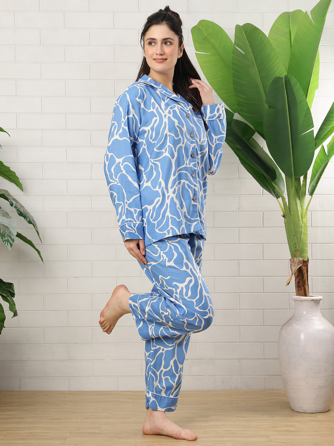 Ocean Waves Collar Night Suit