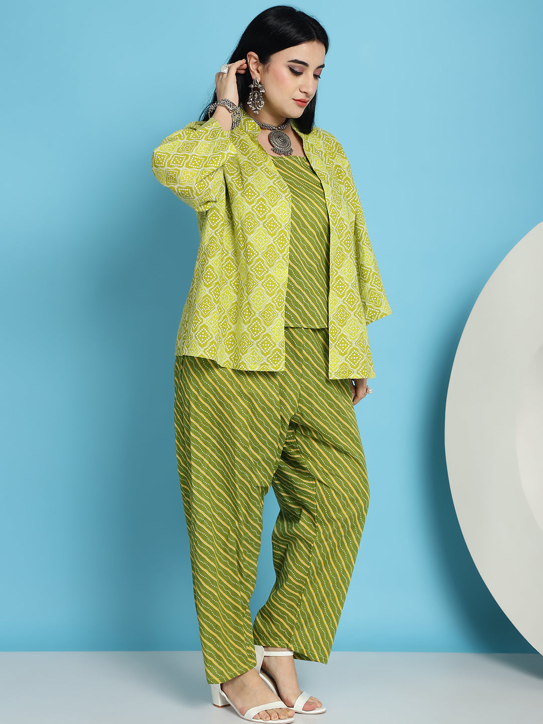 Plus Size Green Bandhani Leheriya Print Cotton Slip And Shrug With Pant Set