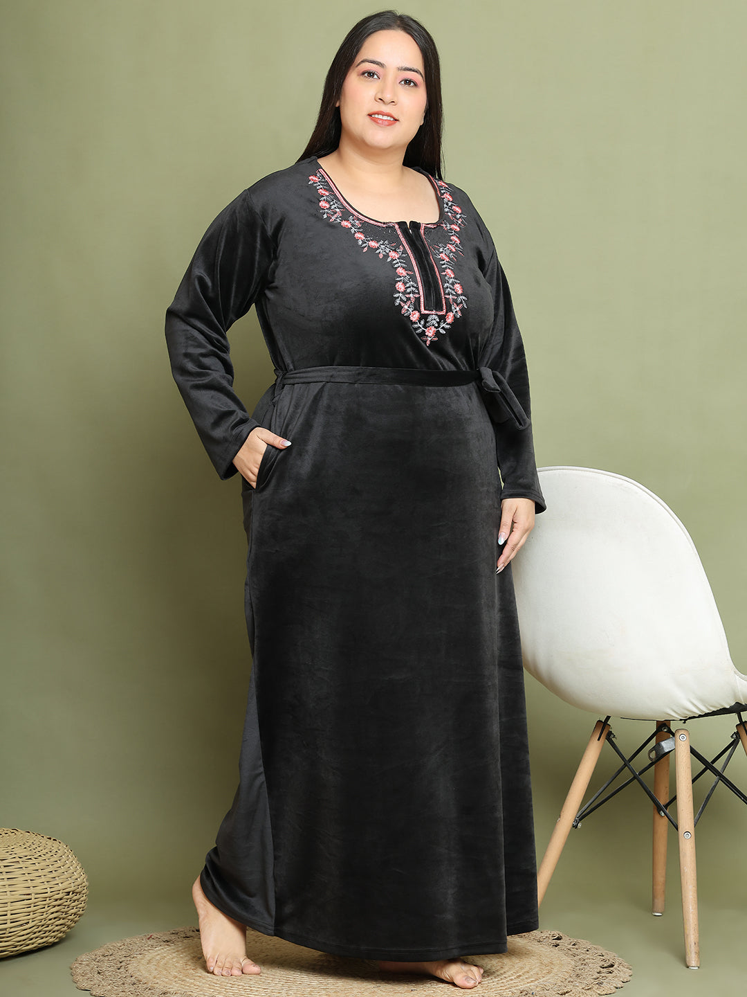 Black Embroidery Velvet Night Dress