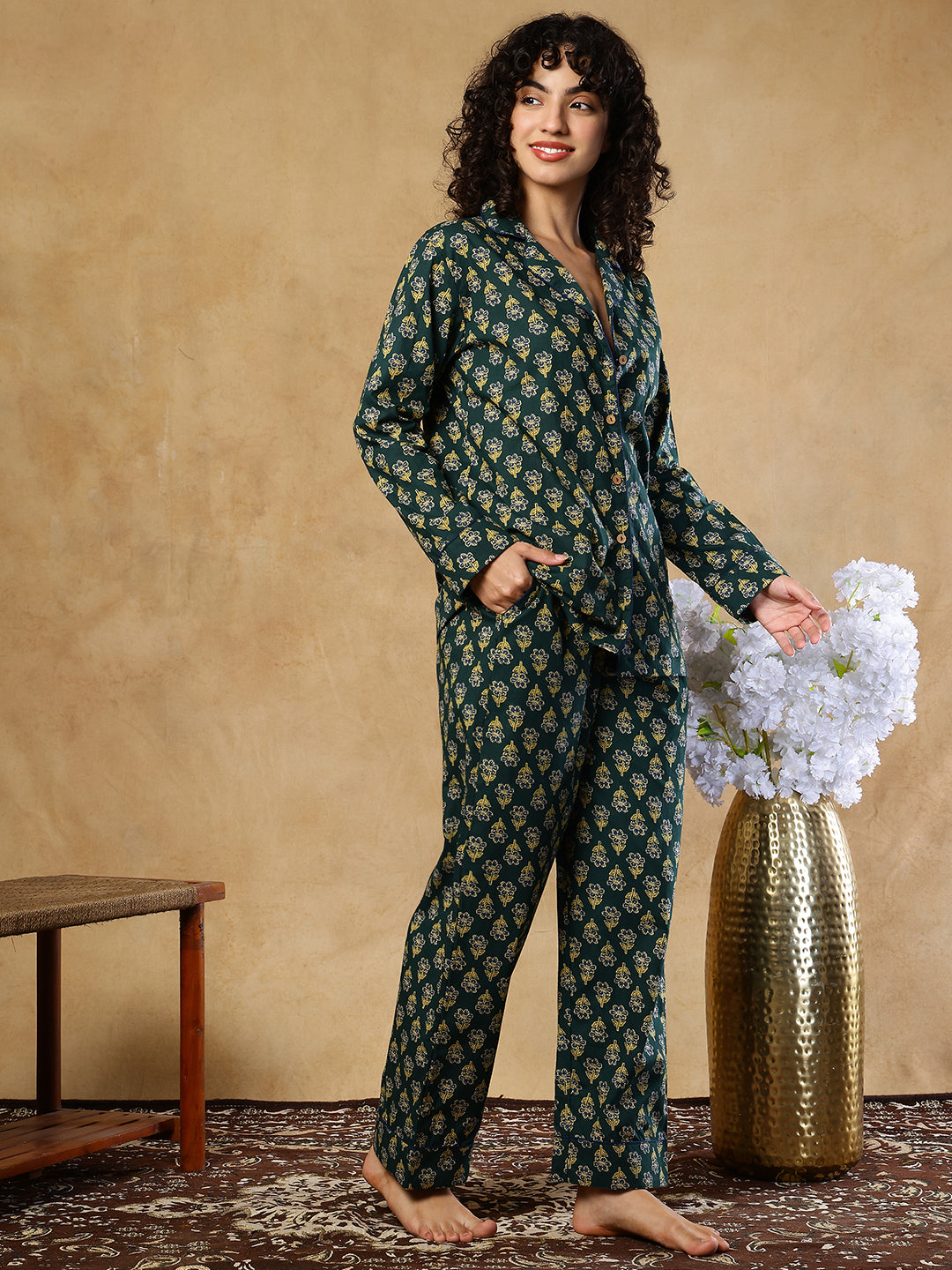 Aavya Booti Collar Night Suit