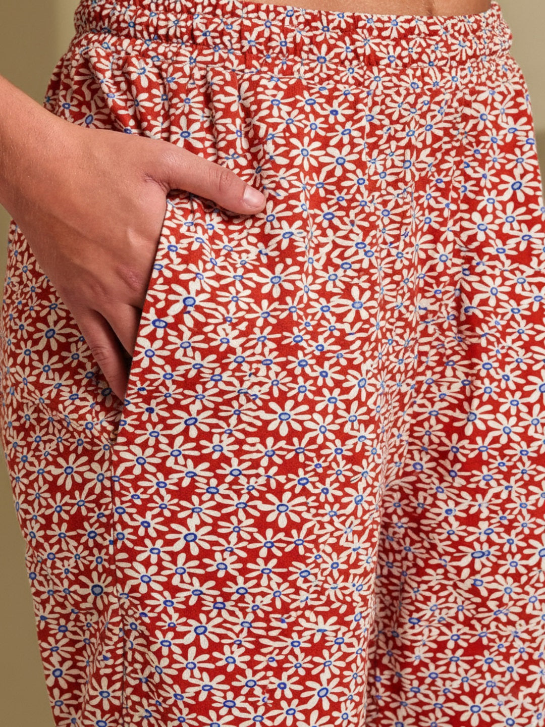 Red Daisies Cotton Hosiery Lounge Pant