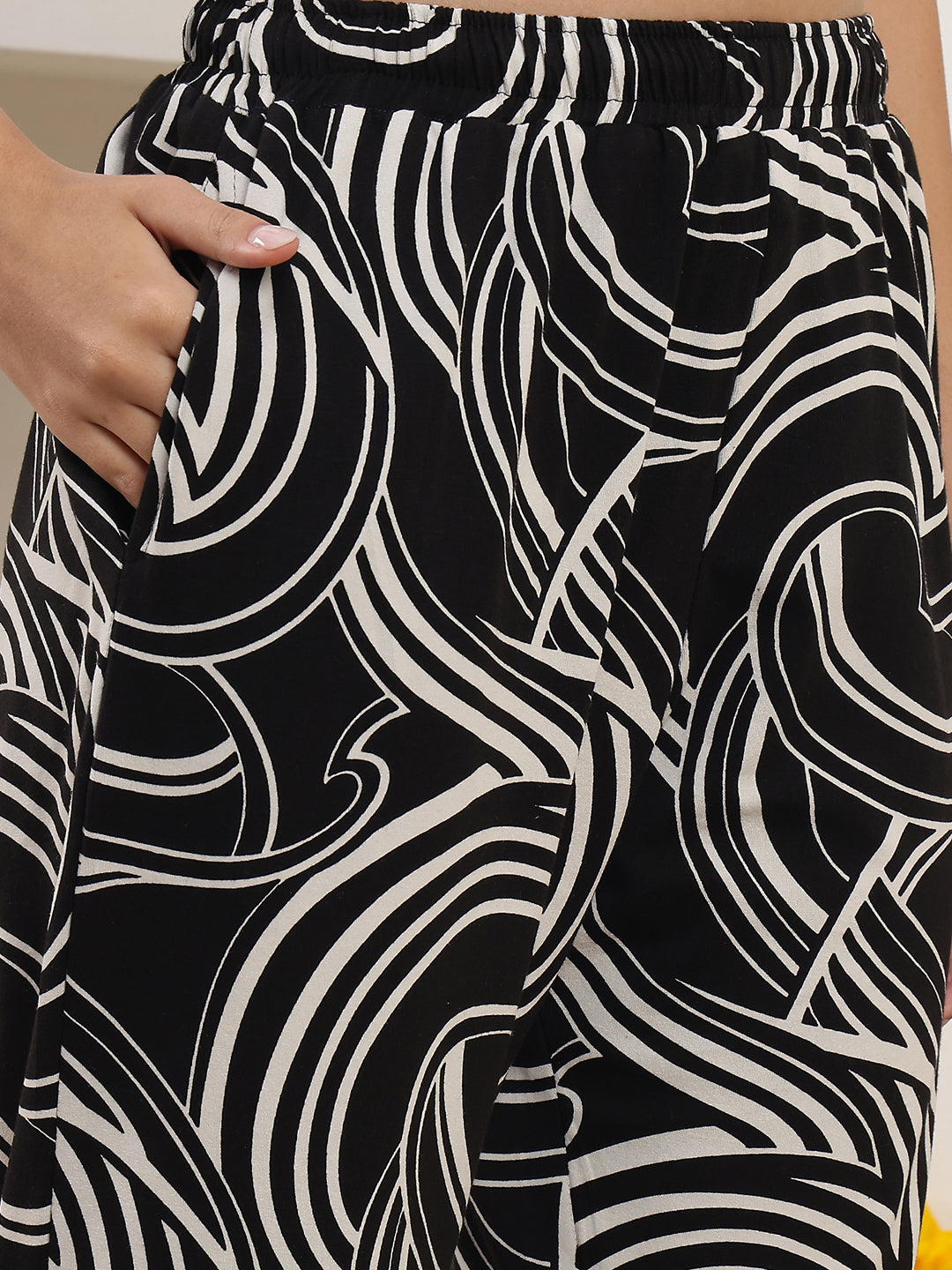Black Swirls Printed Cotton Lounge Pant