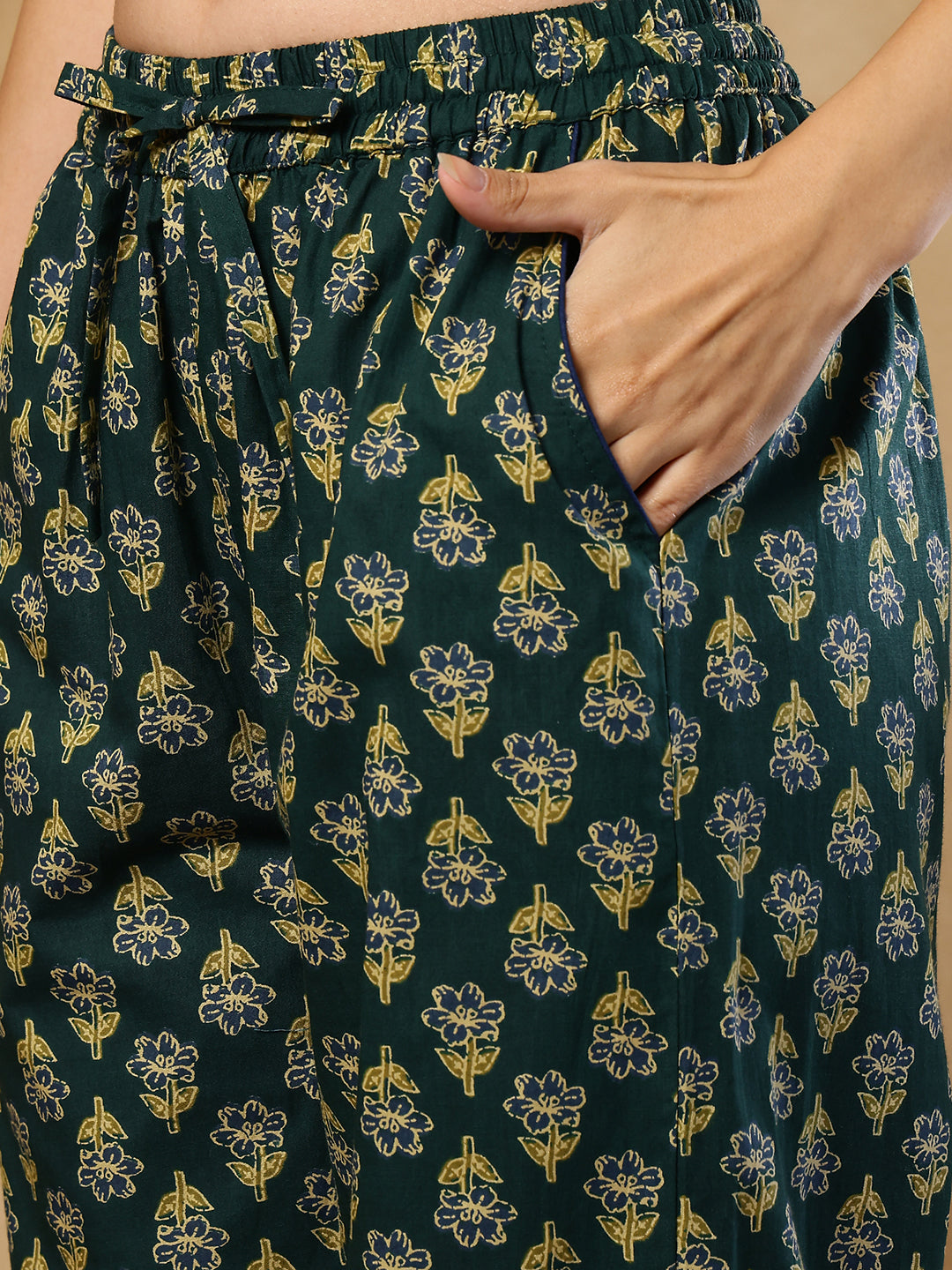 Aavya Booti Collar Night Suit
