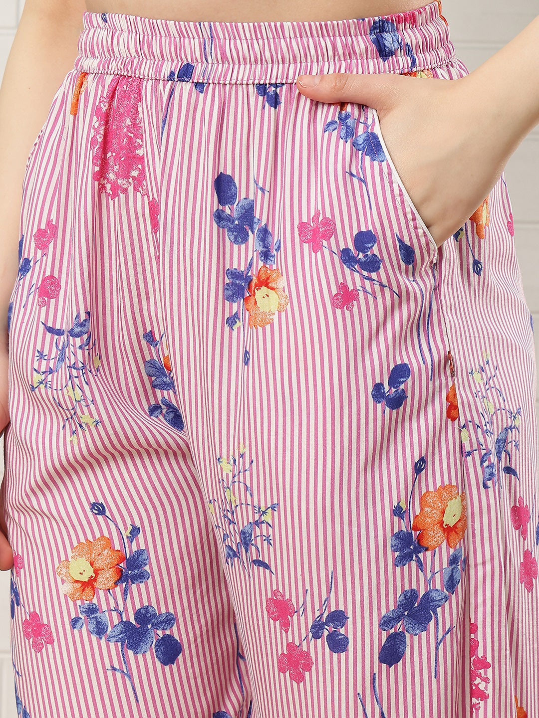 Blooming Stripe Collar Night Suit