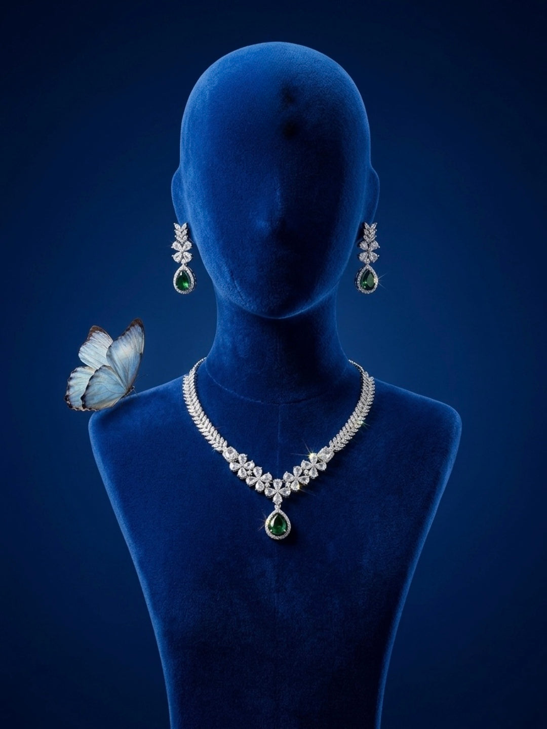 Emerald Teardrop Jewellery Set
